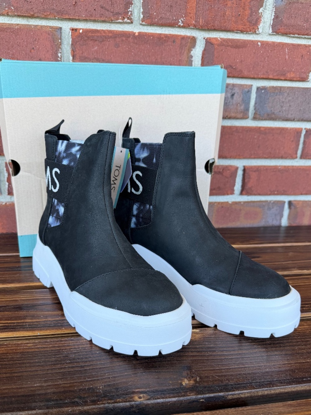 NWT Toms Womens Alpargata Combat Black Leather Tie Dye Sz 7 w/Box